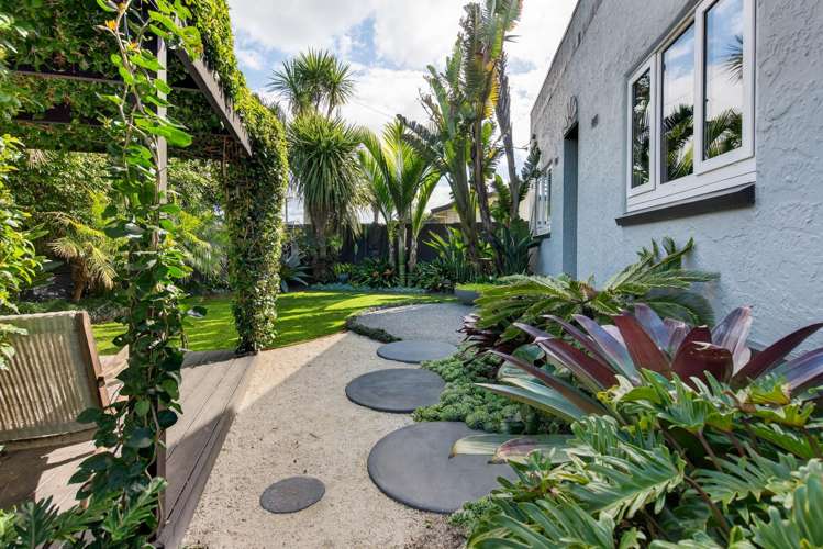 6 Pemberton Crescent Greerton_1