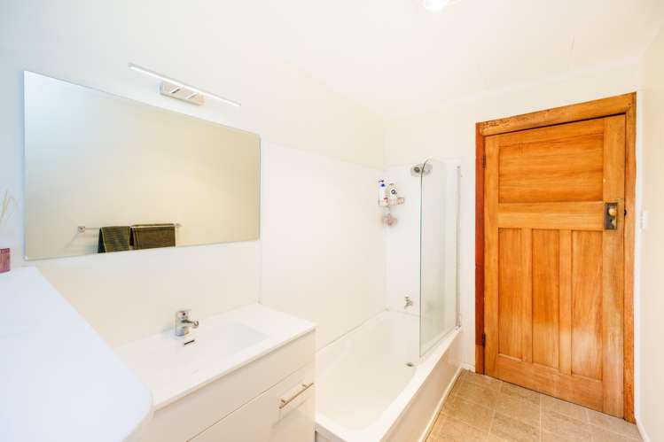 22 Matipo Street Takaro_15