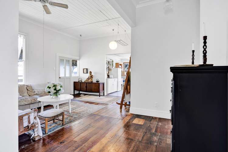 207 Egmont Street Patea_23