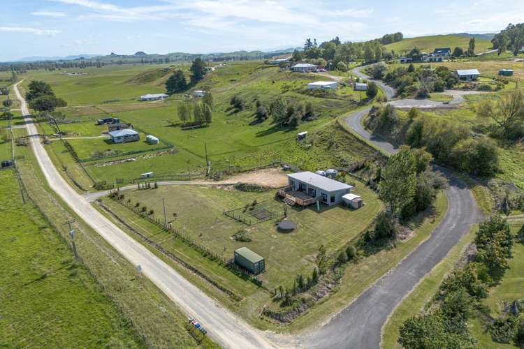 87 River Road Otane_25