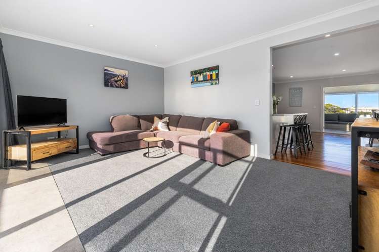 8 Hughes Street_2