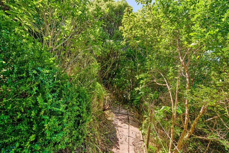 16b Thurleigh Grove Karori_12