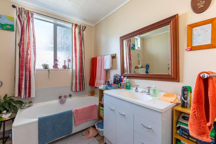 276 High Street Dannevirke_19