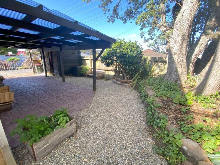 1/25 Inverness Road Browns Bay_17