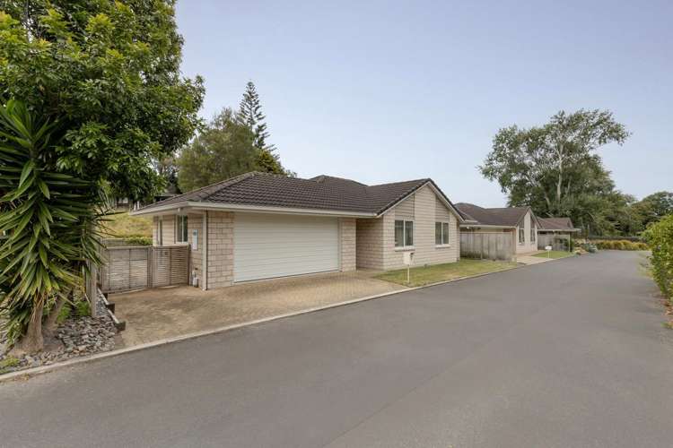 9 Barossa Way Brookfield_18