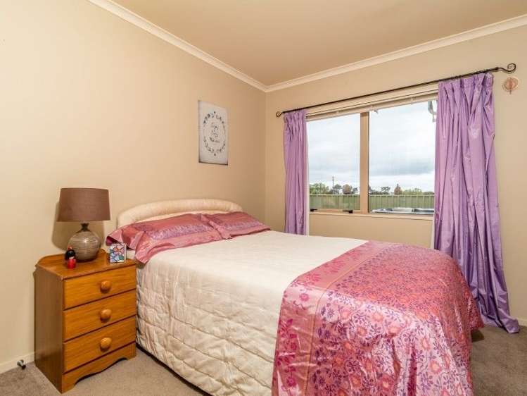 27 Delta Mews Place Clive_15