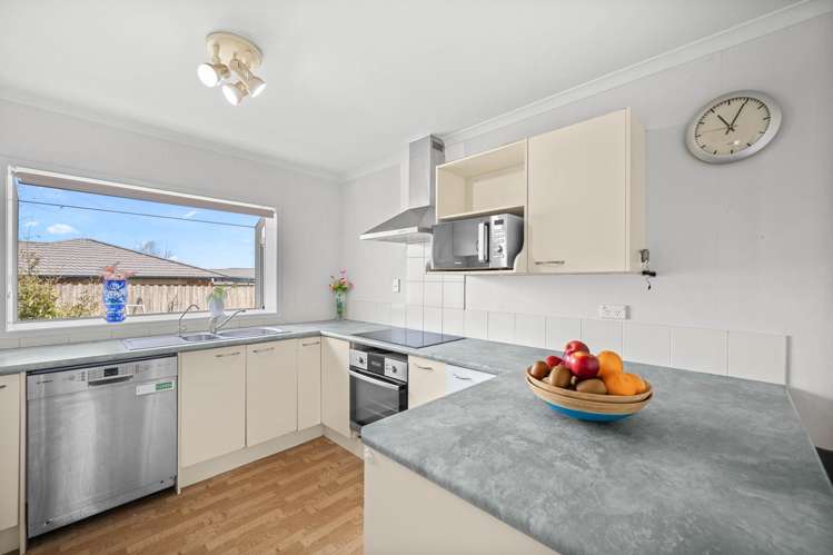 10 Gretton Court Flat Bush_8