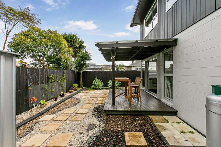 2/50 Taharoto Road Takapuna_1