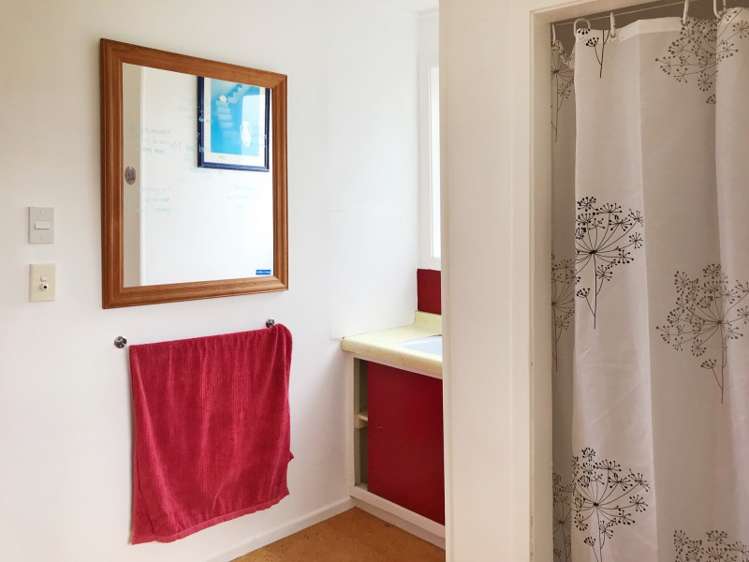 5 Miro Street Kaka Point_12