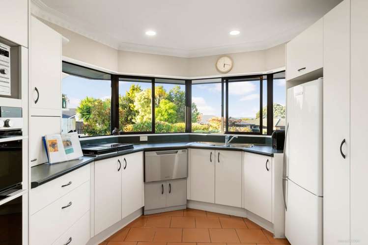12 Emsworth Court_5