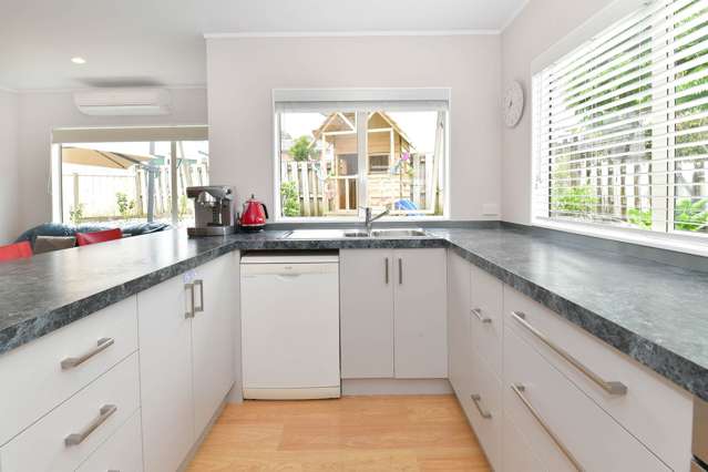 1/130 Brian Crescent Stanmore Bay_4