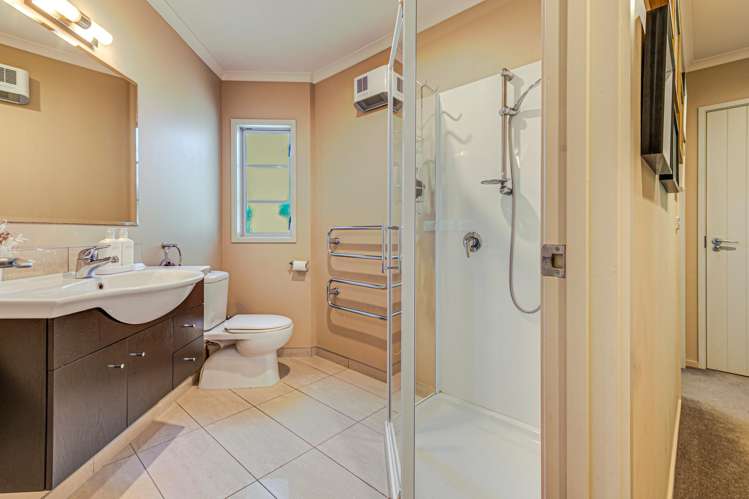 98 Kent Terrace Taradale_18