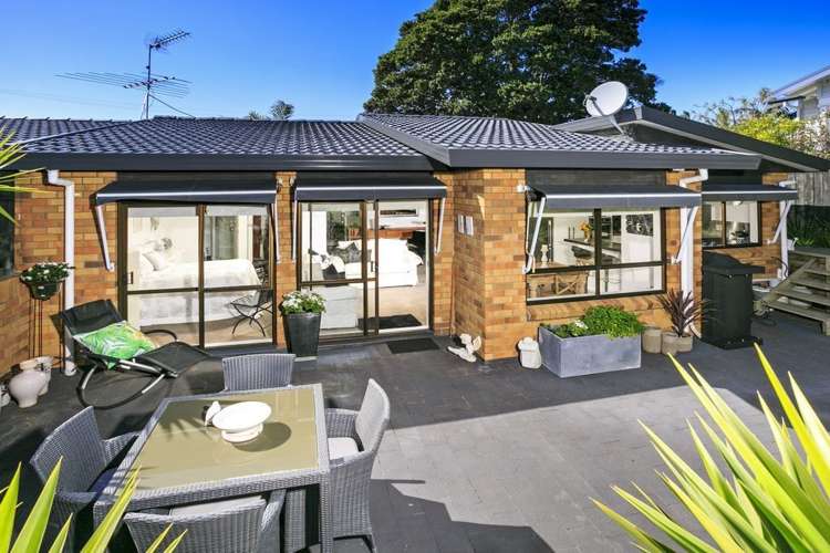 2/7 Seaview Avenue Northcote_18