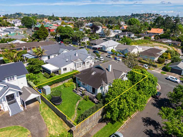 13 Kingsview Road Mount Eden_21