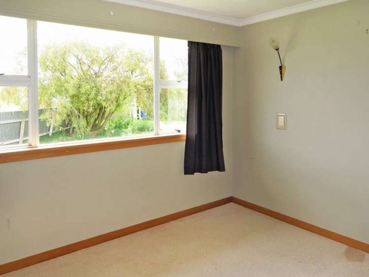 26 Waikawa Road Owaka_5