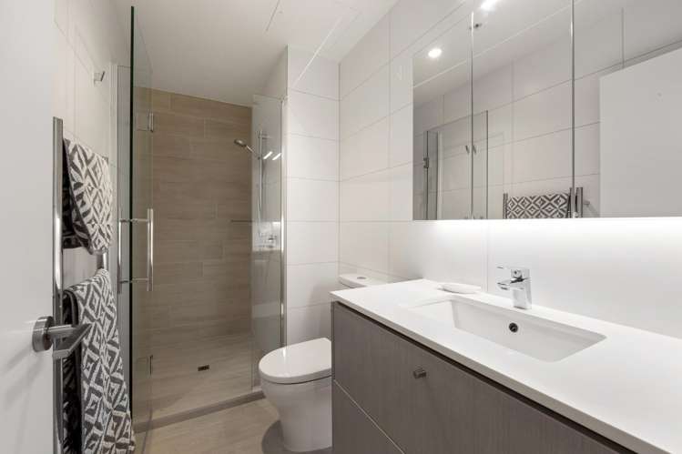 208/4 Bute Road Browns Bay_17