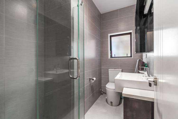 9 Gwendoline Avenue Te Atatu Peninsula_11