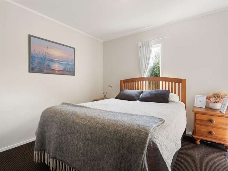 23 Gilbass Avenue Hamilton Lake_15