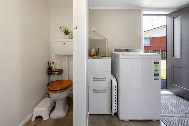 65 Campbell Street Leamington_24