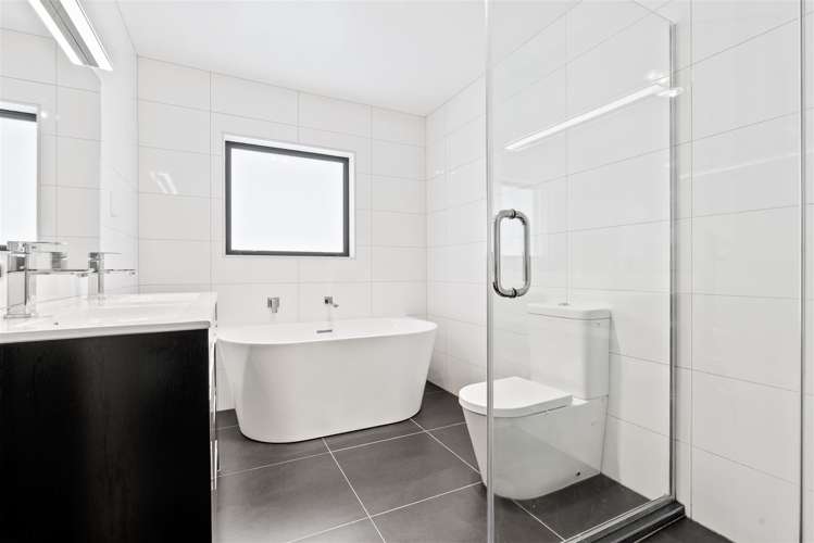 9 Gospel Heights Flat Bush_10