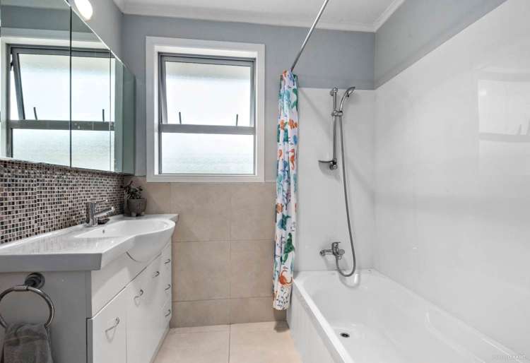 20A Puketitiro Street Glen Eden_6