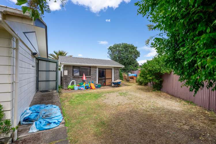 6 Colenso Place Otaki Beach_15