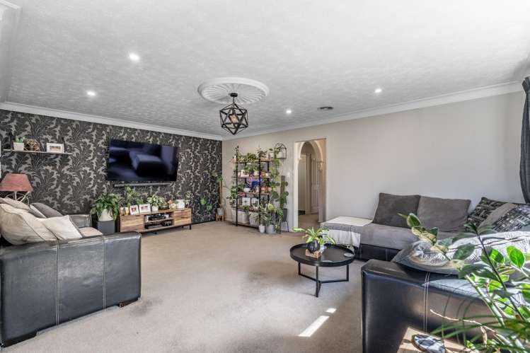 700 Queens Drive Waikiwi_7