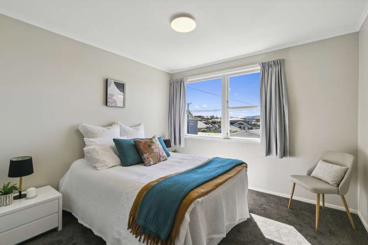 15 Kahikatea Grove Paparangi_11