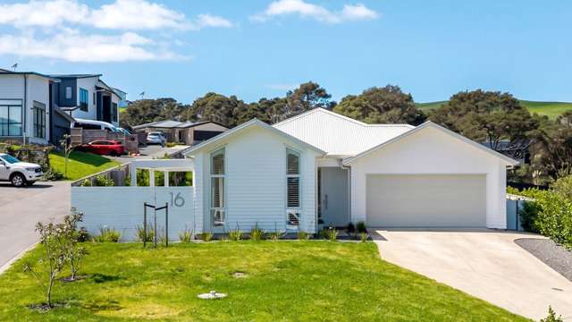 16 Arthur Wright Place Maraetai_2