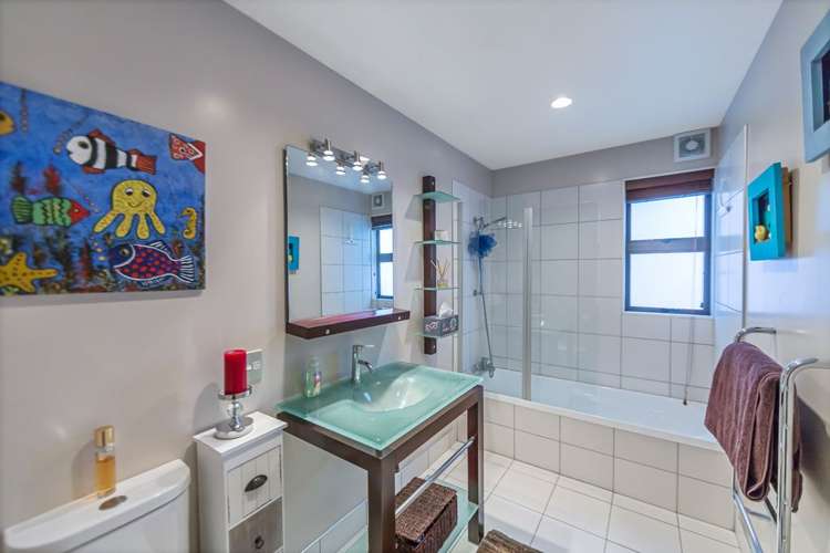 133 Alec Craig Way Gulf Harbour_16