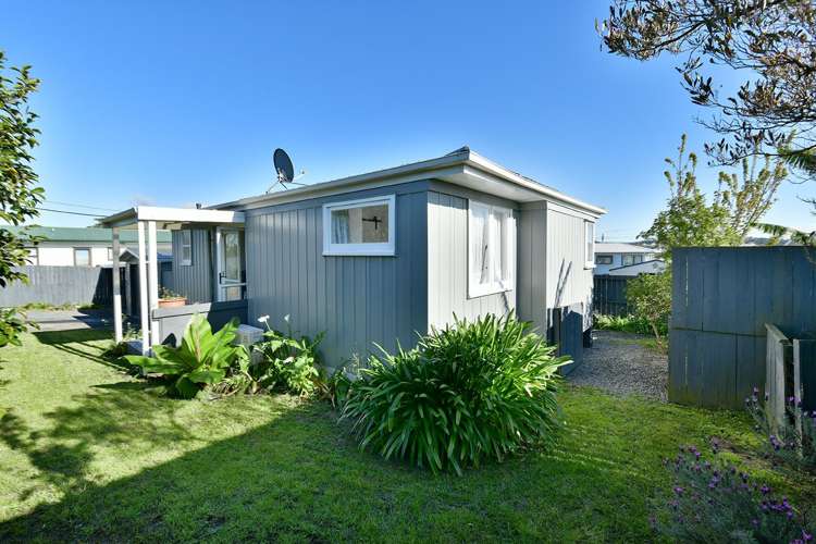 2b Iris Street Snells Beach_13
