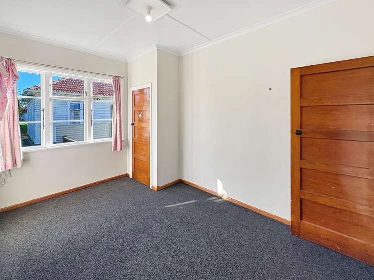 20 Swiss Avenue 1208_12