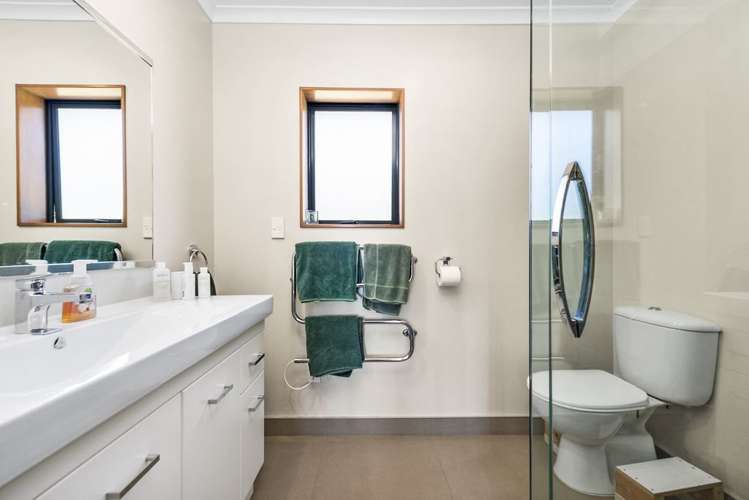 11 Genevieve Way Whatawhata_10