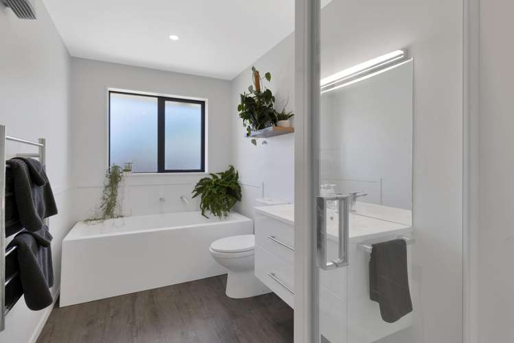 33 Seadown Crescent Amberley_10