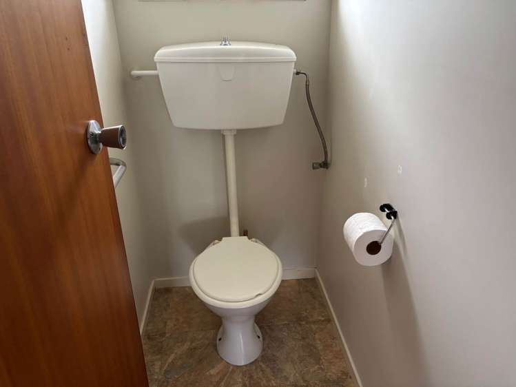 5B Hedge Row Sunnyhills_9