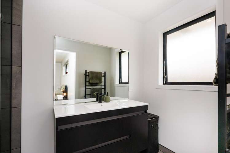 196 Pacific Drive Fitzherbert_11