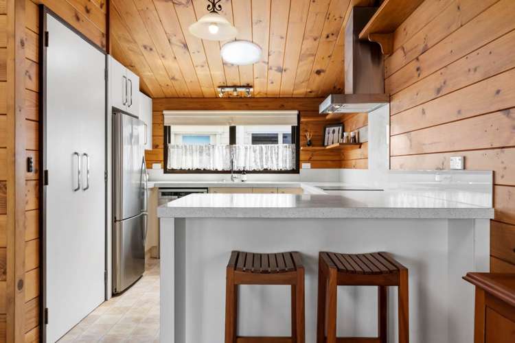 8 Bradbury Road Botany Downs_23