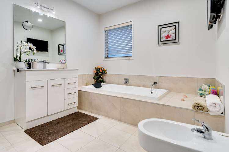 12 Waitaki Way Poraiti_13