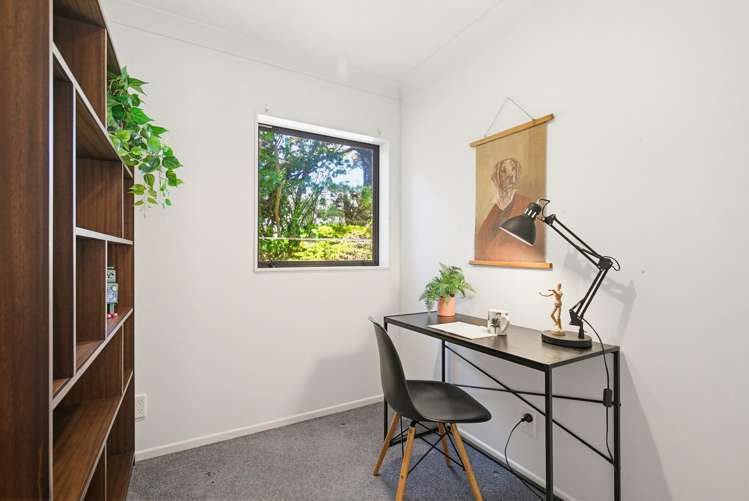 19 Derry Hill Churton Park_10