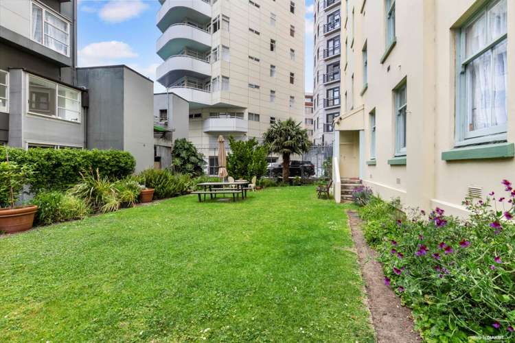 2/66 Emily Place Auckland Central_13