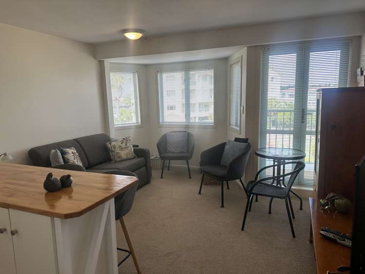 9/3c Harrison Road Mount Wellington_3