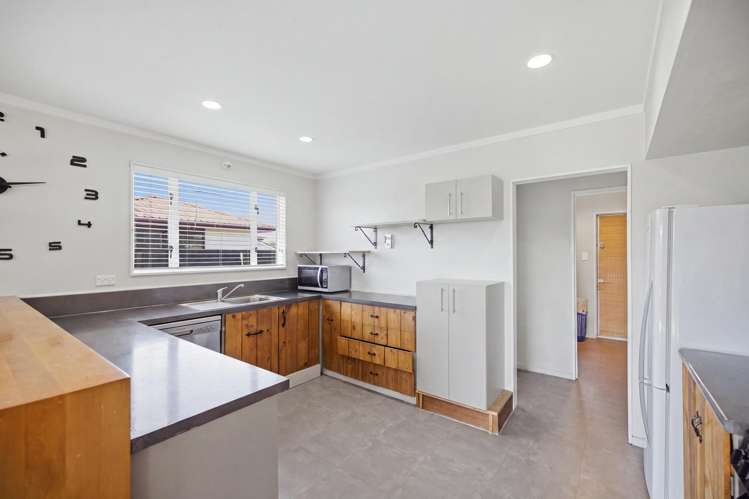 22 Amberley Beach Road_4