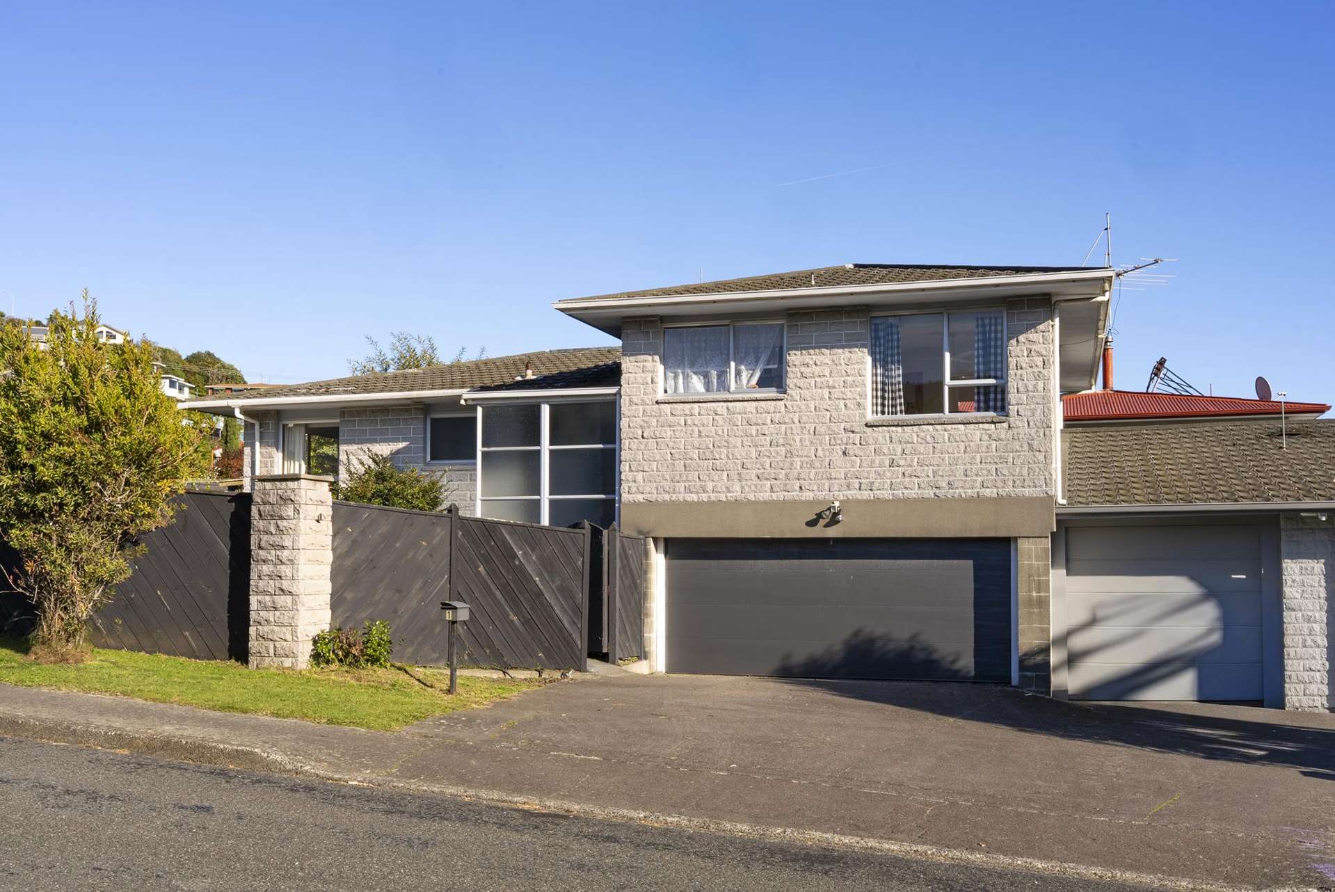 1/1 Cawthron Crescent Annesbrook_0