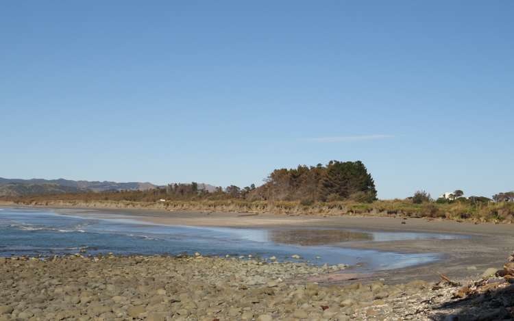 11 Blakes Approach Mahia_9