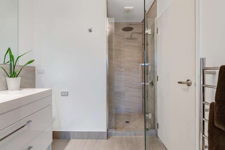 2/1 Langton Road Stanmore Bay_12