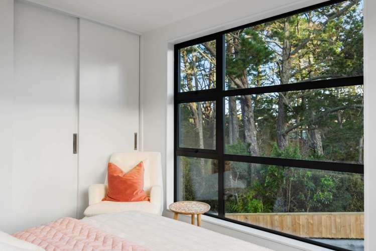 9 Pharlap Drive Albany_11