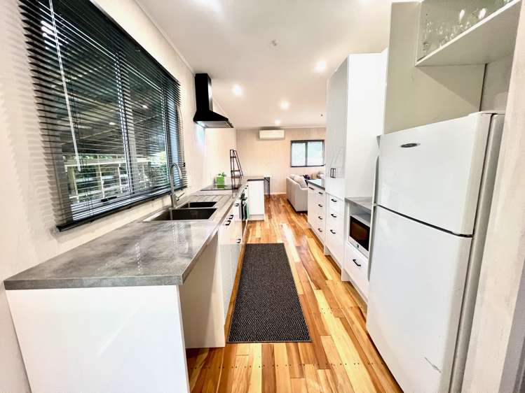 4 Upper Cross Street Raglan_12