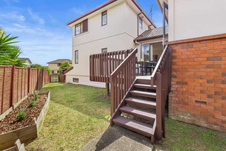 28 Greenbough Lane Greenhithe_16