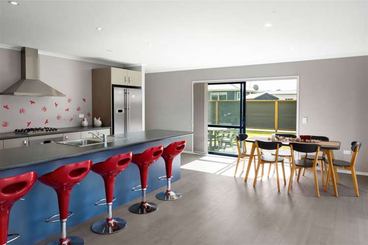 16 Surfers Avenue Waihi Beach_1