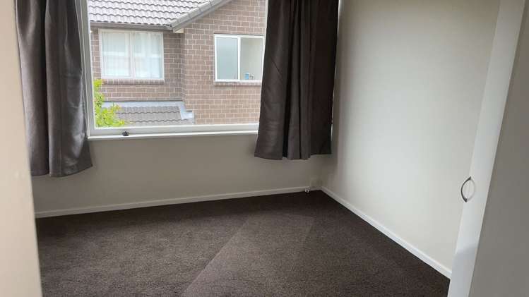 4 Kelsey Crescent Hillsborough_11